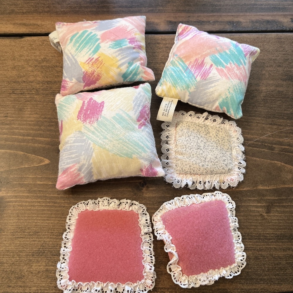 Vintage Barbie 1980s Sweet Roses Doll Bedding Kitchen Furniture Lot Mattel READ - Picture 9 of 16